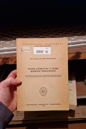 WYBÓR LITERATURY Z TEORII ROZWOJU SPOŁECZNEGO