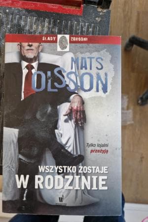 WSZYSTKO ZOSTAJE W RODZINIE