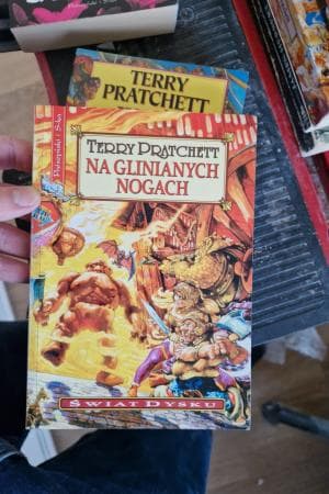 NA GLINIANYCH NOGACH